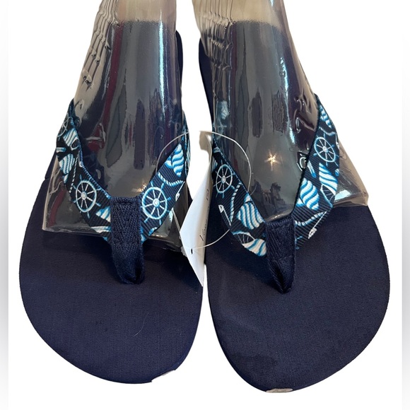 NWOT Vera Bradley Nautical Flip Flops SZ M (7-8) - Picture 3 of 4